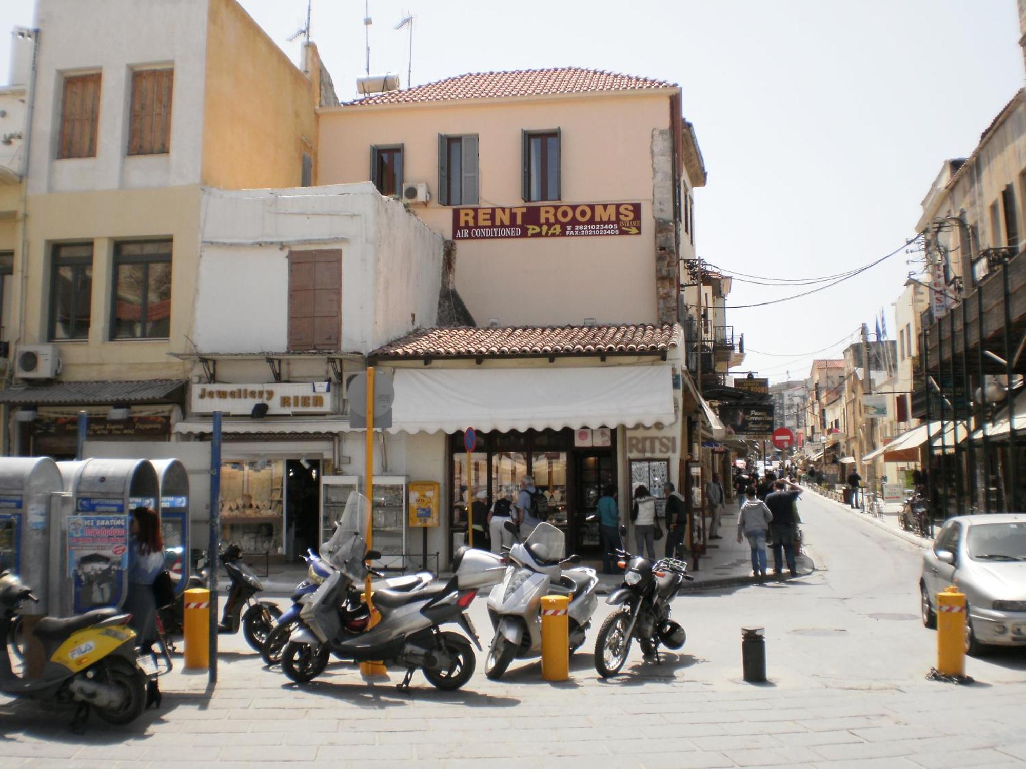 Pia Rooms Chania  Екстер'єр фото